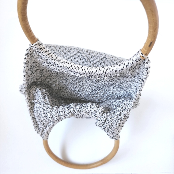 Handheld Woven summer bag wood circle handle - Picture 5 of 5